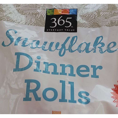 Snowflake Dinner Rolls