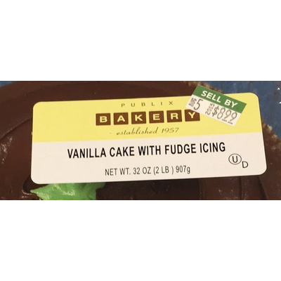 Vanilla Cake with Fudge Icing