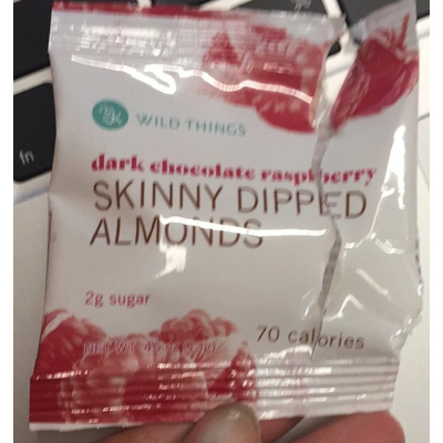 Dark Chocolate Raspberry Skinny Dipped Almonds