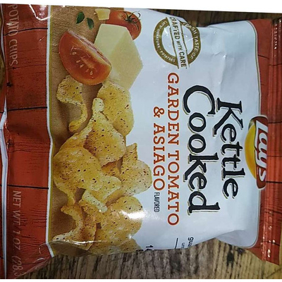Kettled Cooked Potato Chips, Garden Tomato & Asiago