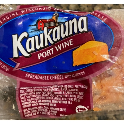 Spreadable Cheese with Almonds